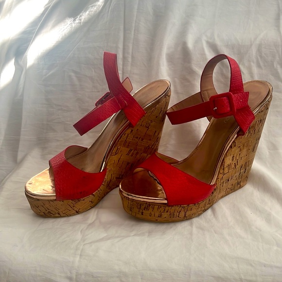 Chrysanthou Red Wedges - Picture 2 of 3